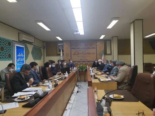 راه ماندگاری مولفه های قرآنی استفاده از زبان هنر است